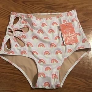 Cut out rainbow bottom.